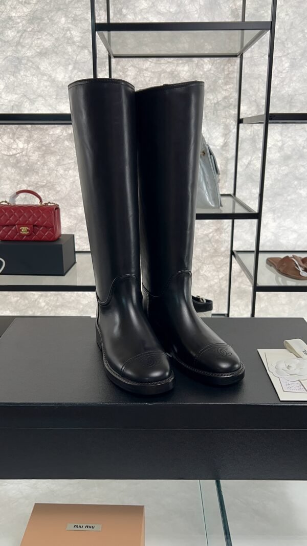 CHANEL Leather riding boots