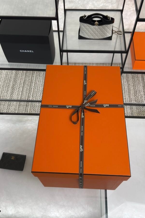 HERMÈS CHYPRE SANDAL BLACK Women’s