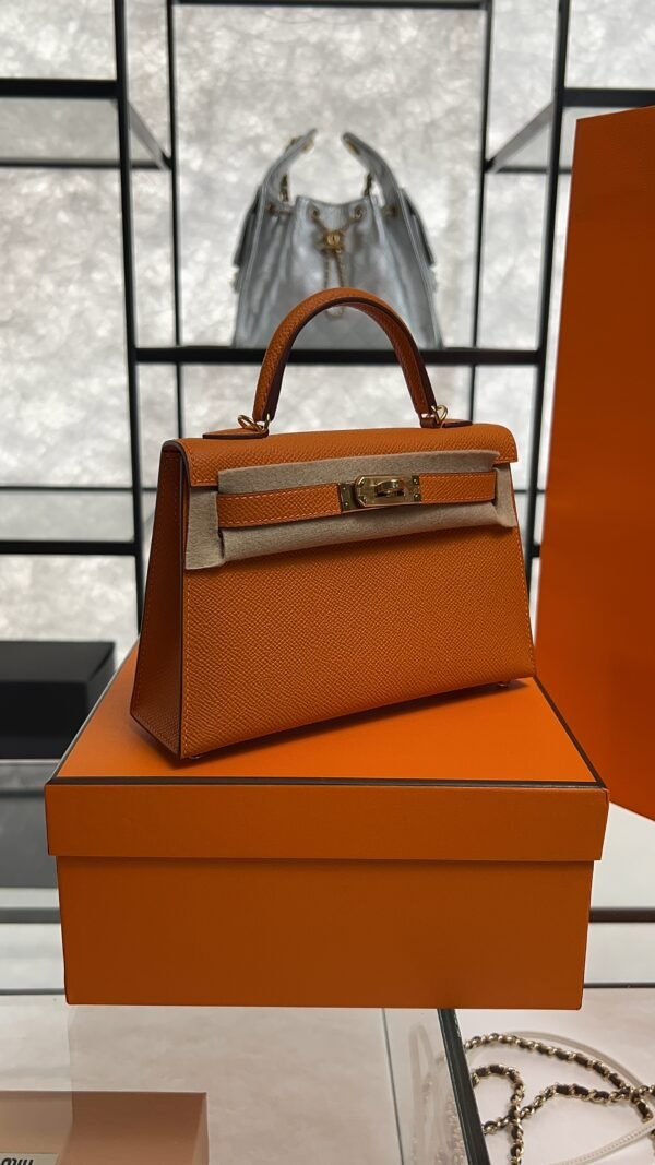 Hermès Mini Kelly 20 in Orange