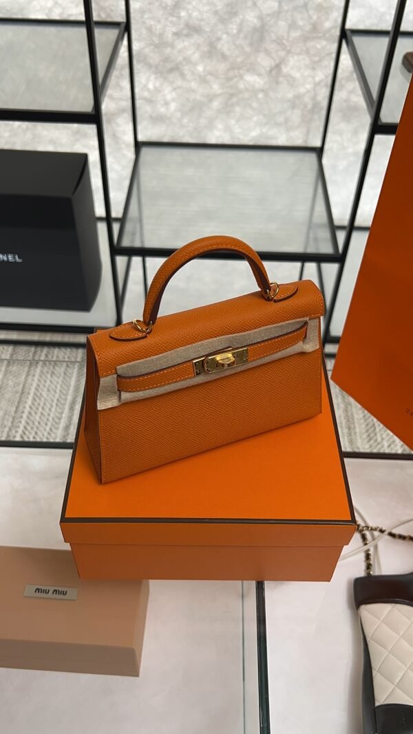 Hermès Mini Kelly 20 in Orange