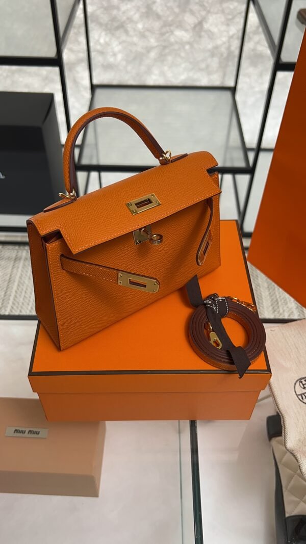 Hermès Mini Kelly 20 in Orange