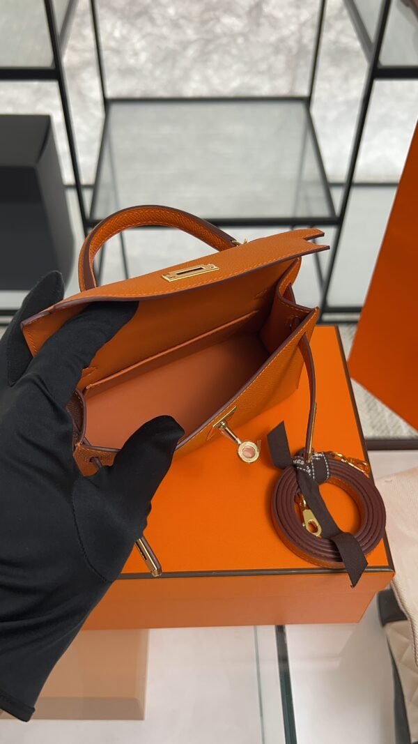 Hermès Mini Kelly 20 in Orange