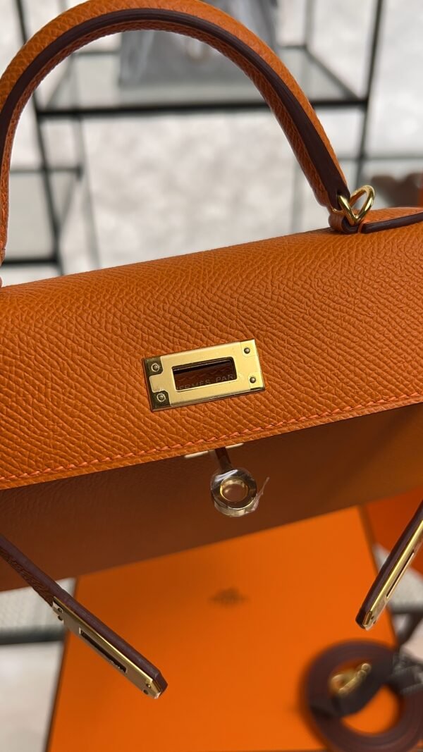 Hermès Mini Kelly 20 in Orange