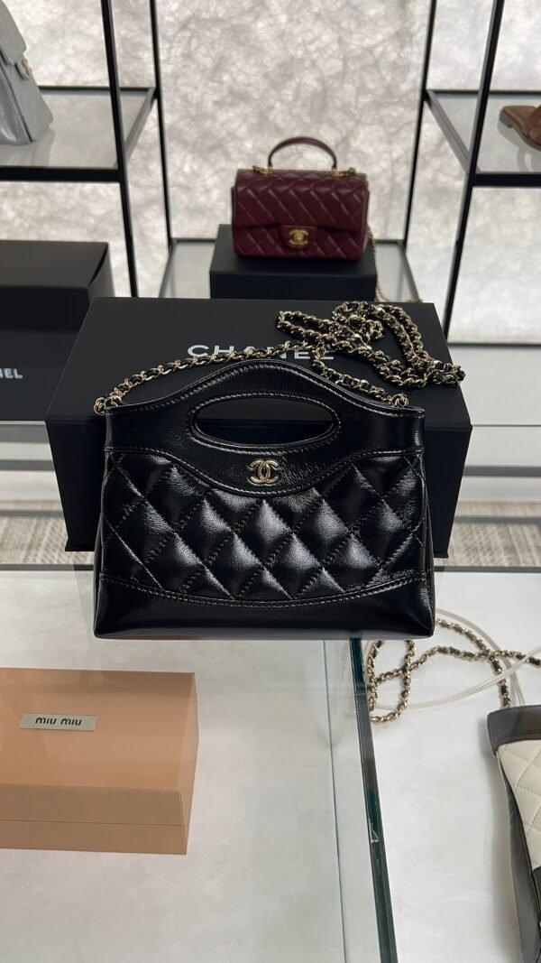 CHANEL 31 LEATHER HANDBAG 24s 31BAG BLACK