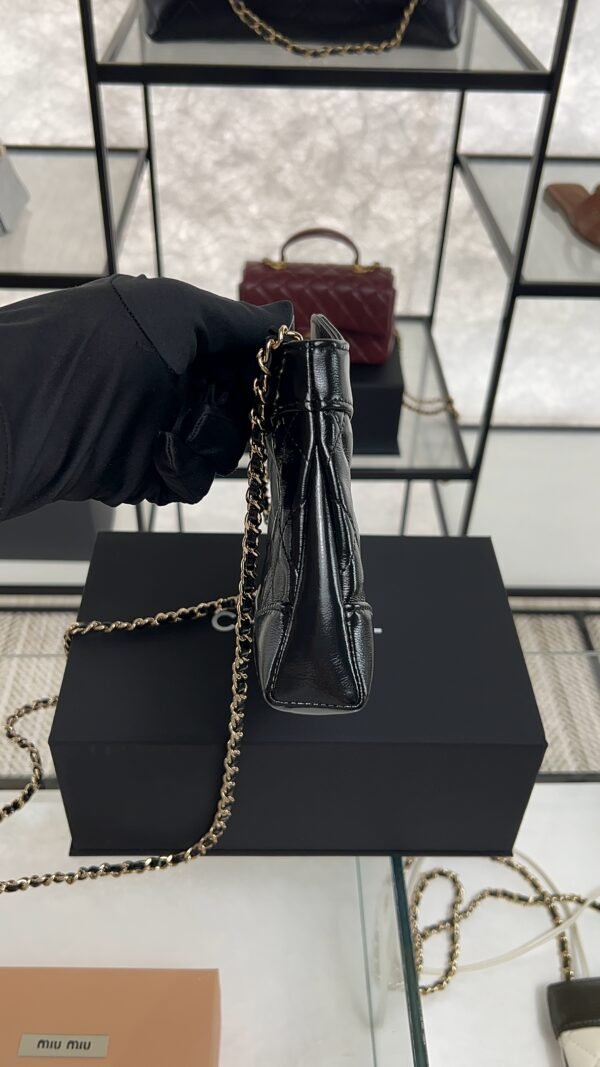 CHANEL 31 LEATHER HANDBAG 24s 31BAG BLACK