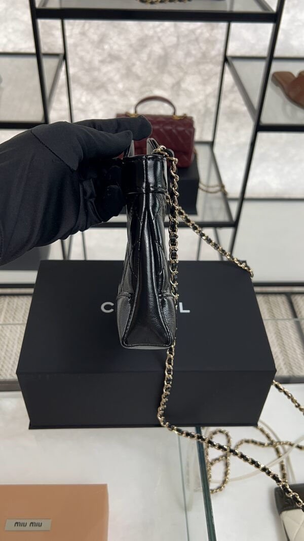 CHANEL 31 LEATHER HANDBAG 24s 31BAG BLACK