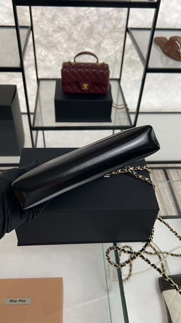 CHANEL 31 LEATHER HANDBAG 24s 31BAG BLACK