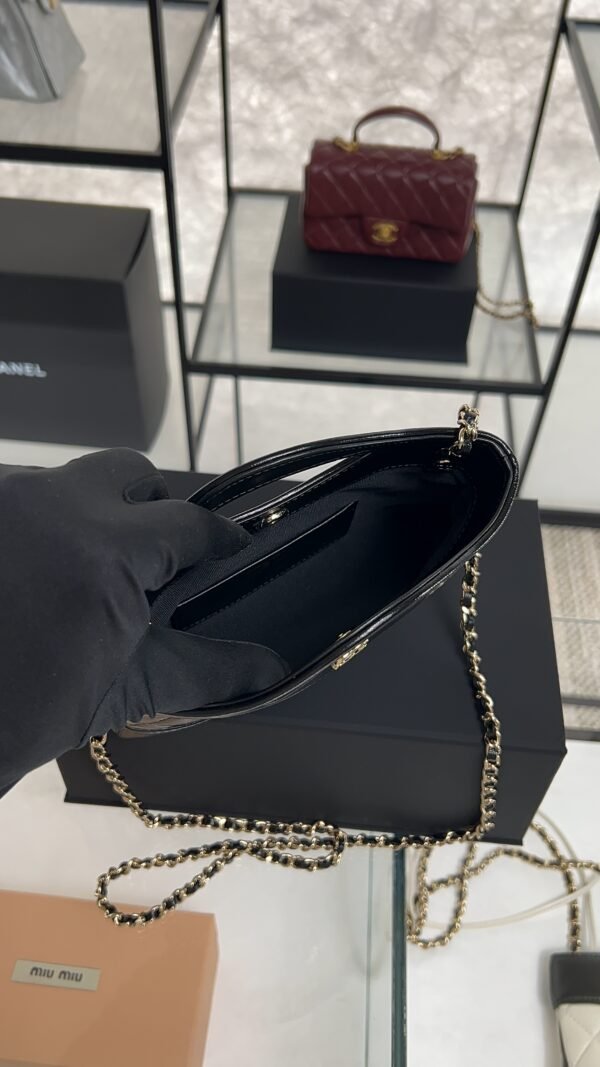 CHANEL 31 LEATHER HANDBAG 24s 31BAG BLACK