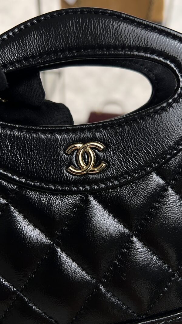 CHANEL 31 LEATHER HANDBAG 24s 31BAG BLACK