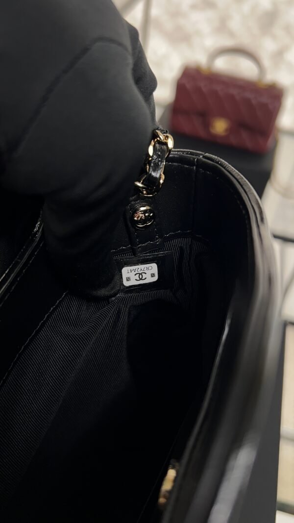 CHANEL 31 LEATHER HANDBAG 24s 31BAG BLACK