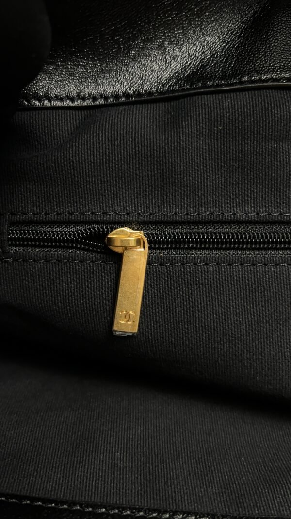 CHANEL 2024/25 Métiers d’art Shopping Bag