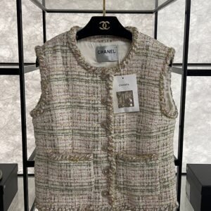 2025_09_23_15_33_IMG_7420 Chanel La Petite Veste Noire tweed blazer