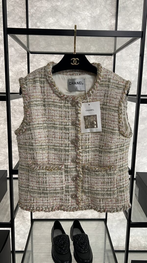 Chanel La Petite Veste Noire tweed blazer