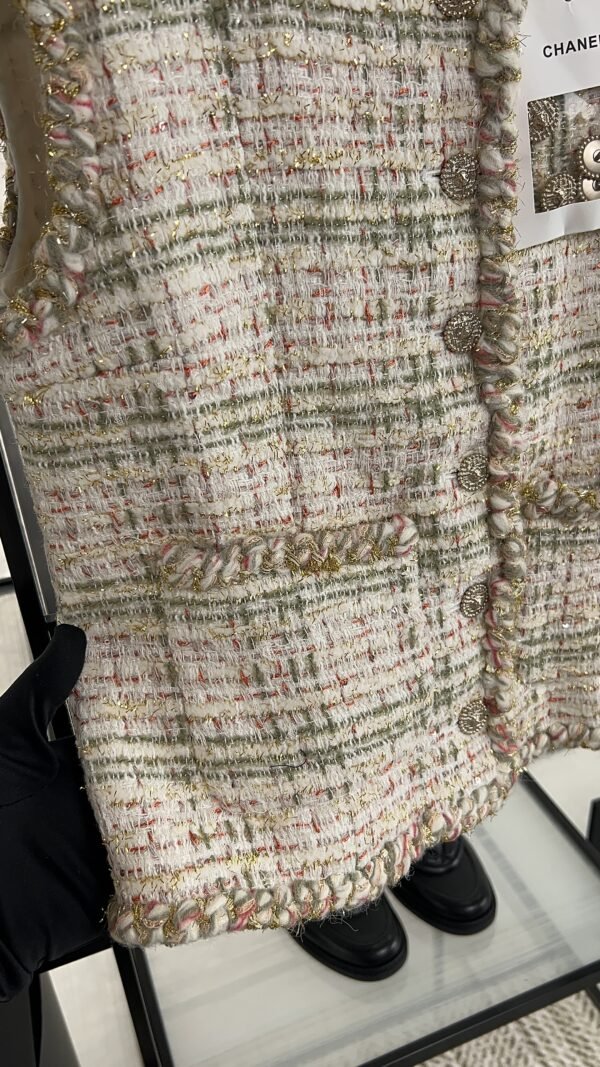 Chanel La Petite Veste Noire tweed blazer