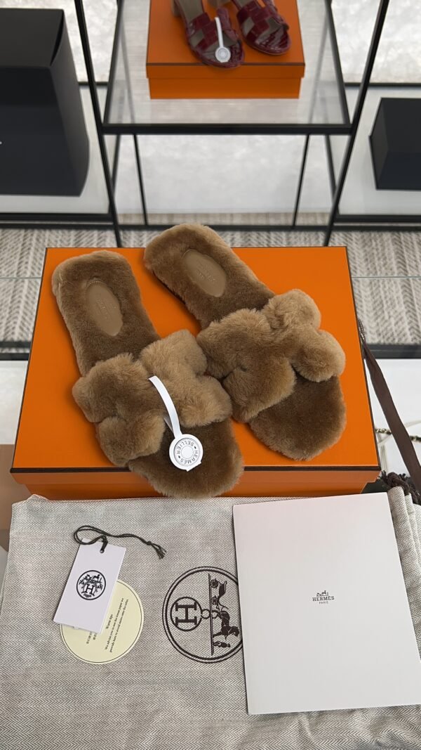 hermes oran sandlas gold Shearling