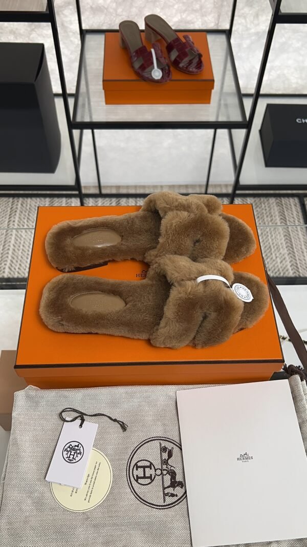 hermes oran sandlas gold Shearling
