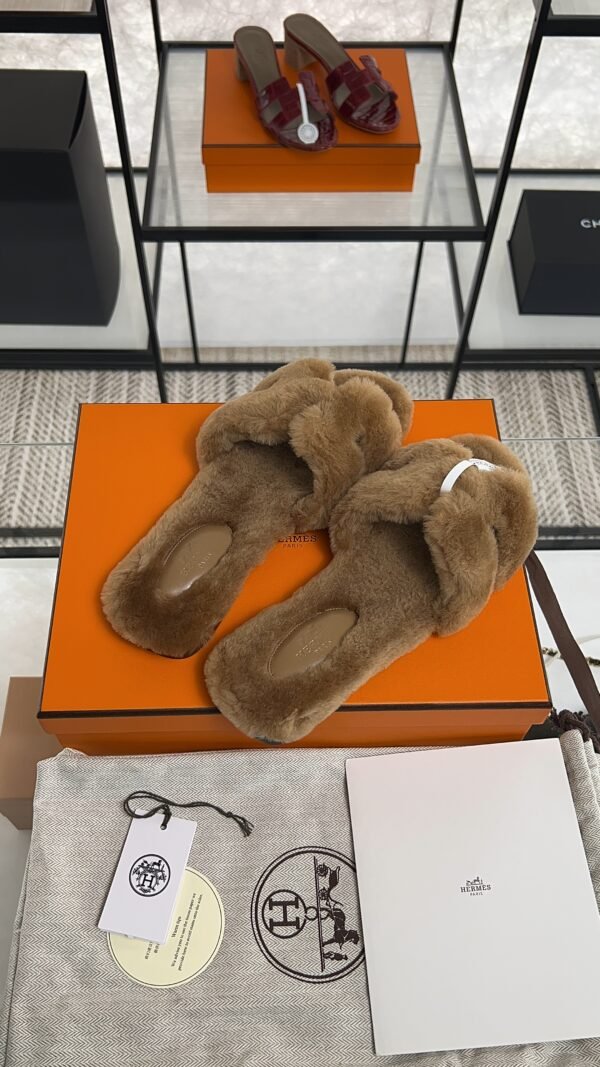 hermes oran sandlas gold Shearling