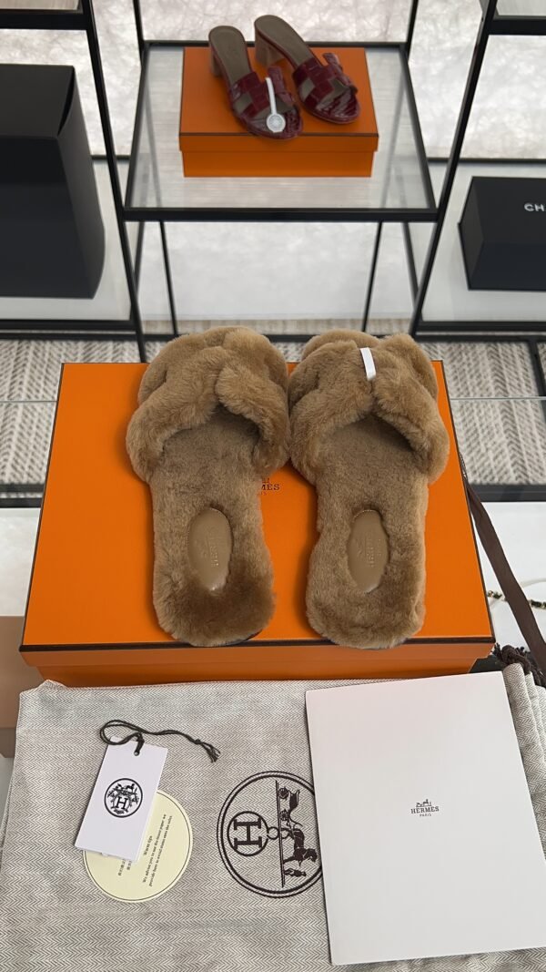 hermes oran sandlas gold Shearling