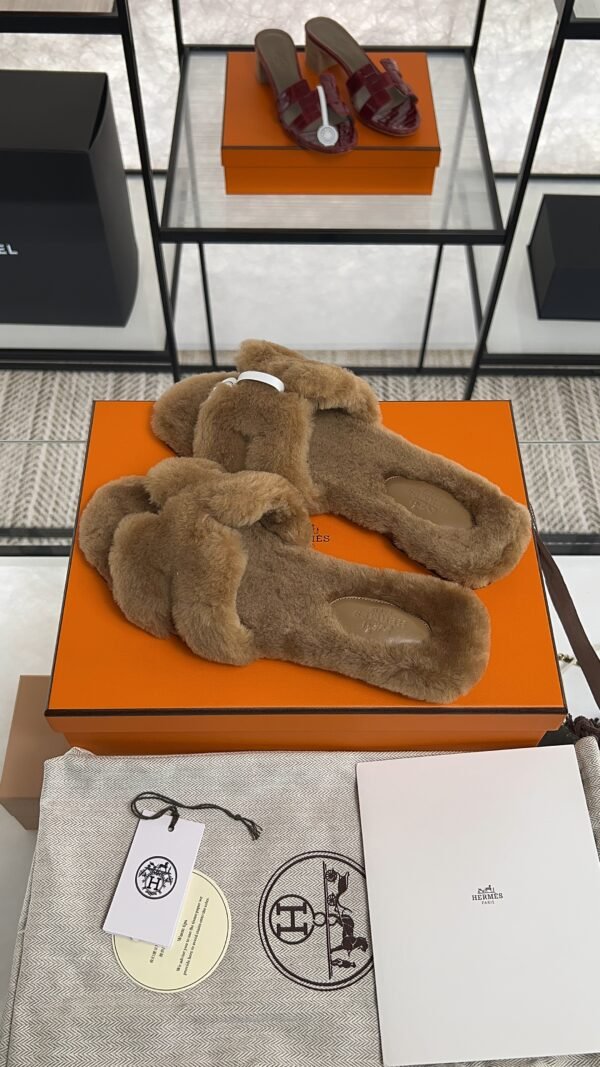 hermes oran sandlas gold Shearling