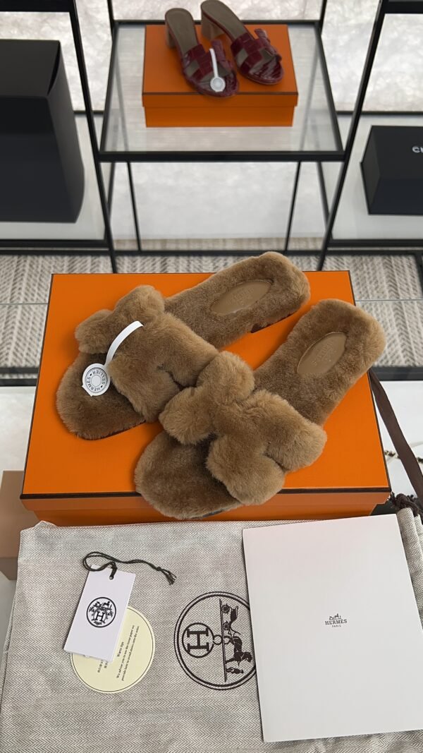 hermes oran sandlas gold Shearling
