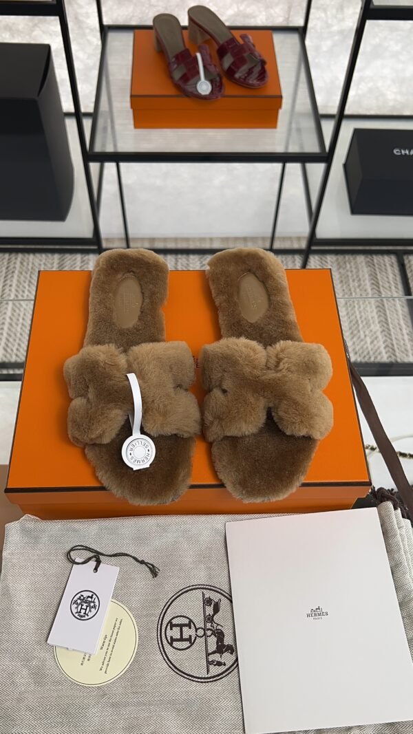 hermes oran sandlas gold Shearling