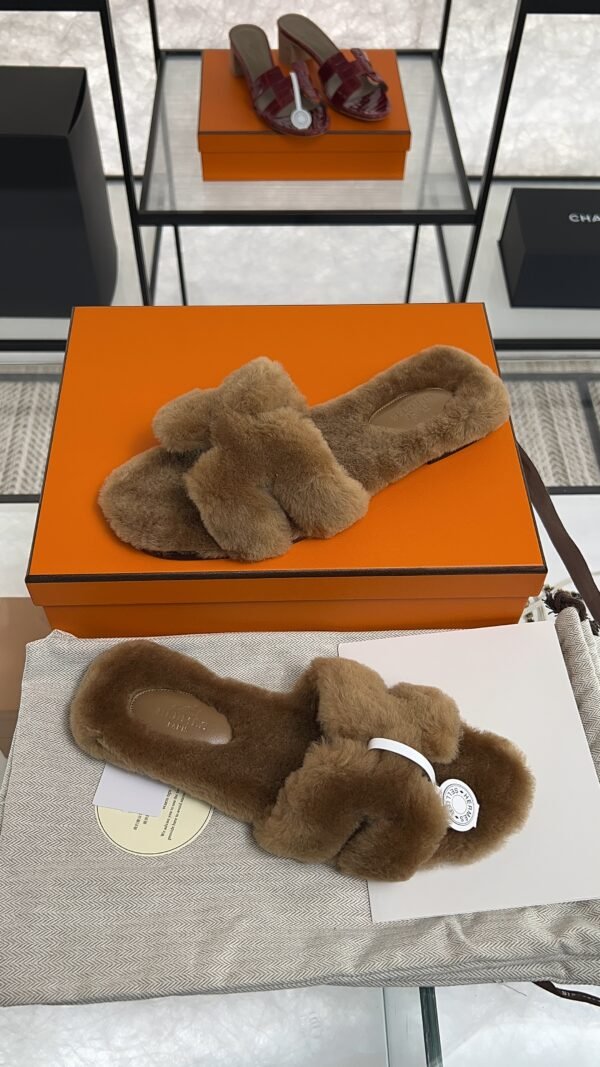 hermes oran sandlas gold Shearling