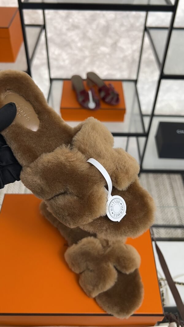 hermes oran sandlas gold Shearling