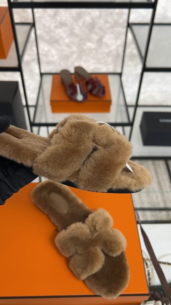 hermes oran sandlas gold Shearling