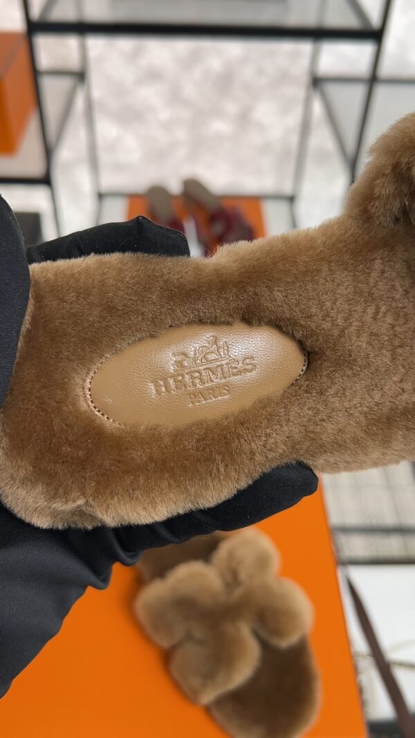 hermes oran sandlas gold Shearling