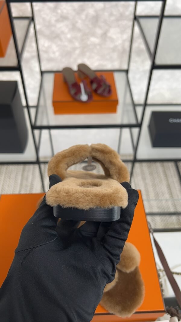 hermes oran sandlas gold Shearling