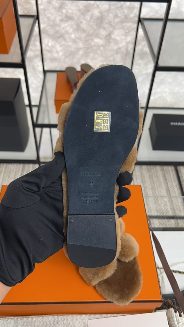 hermes oran sandlas gold Shearling