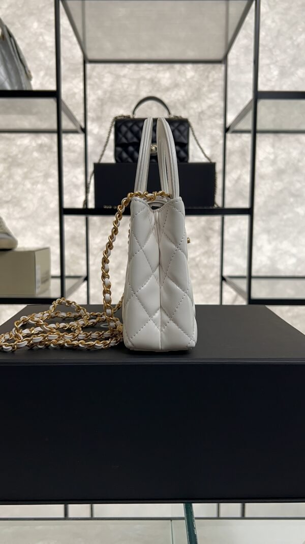 CHANEL KELLY 25C White Handle Shopping Bag