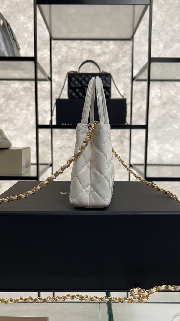 CHANEL KELLY 25C White Handle Shopping Bag
