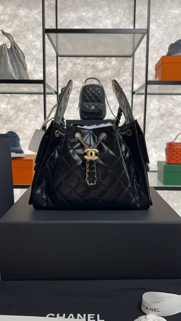 CHANEL 25 Small Handbag Black