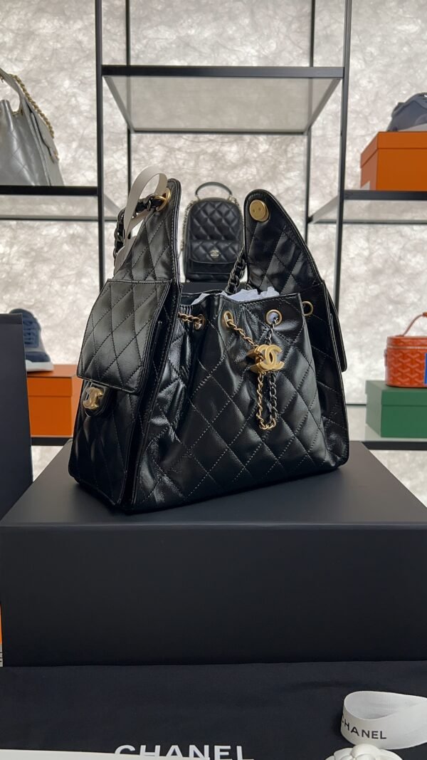 CHANEL 25 Small Handbag Black