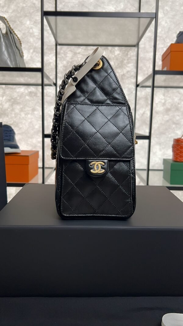 CHANEL 25 Small Handbag Black