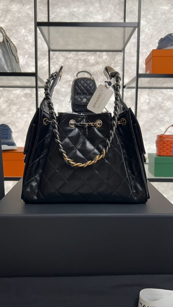 CHANEL 25 Small Handbag Black
