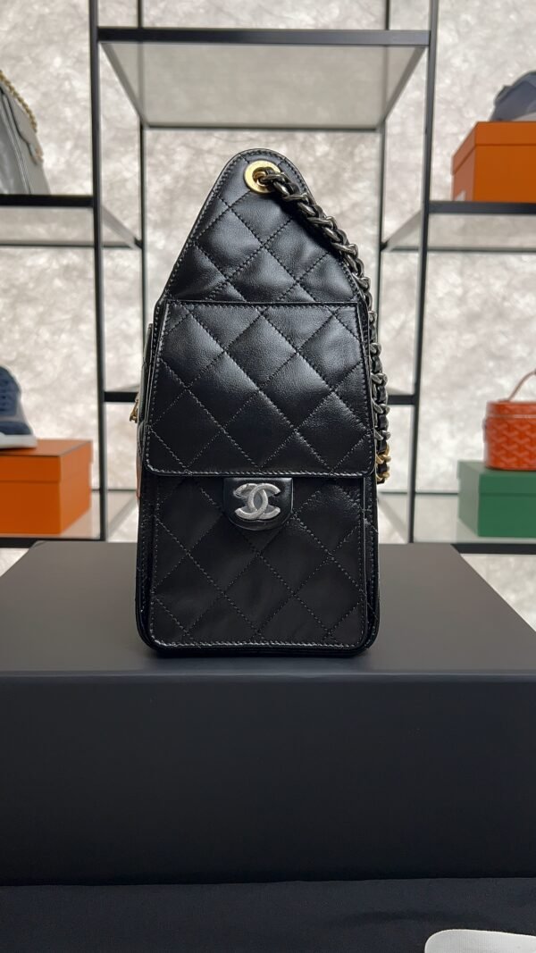 CHANEL 25 Small Handbag Black