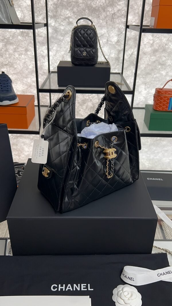 CHANEL 25 Small Handbag Black