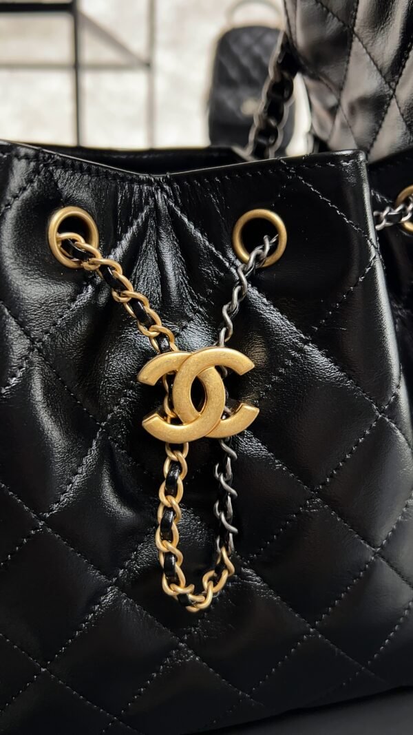 CHANEL 25 Small Handbag Black