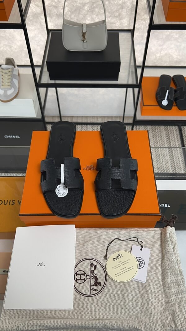 hermes oran sandlas black Epsom