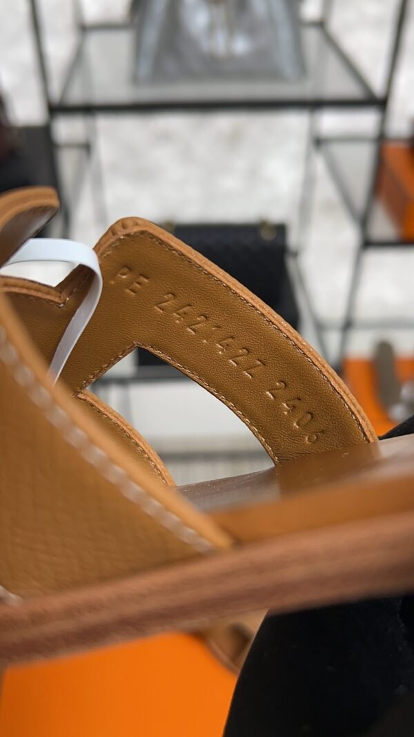 hermes oran sandlas Brown
