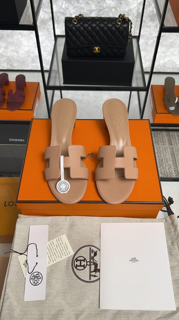 Hermès Sandals sandal beige perlino