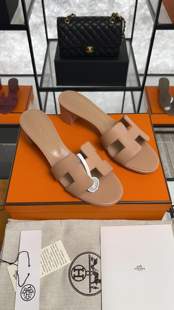 Hermès Sandals sandal beige perlino
