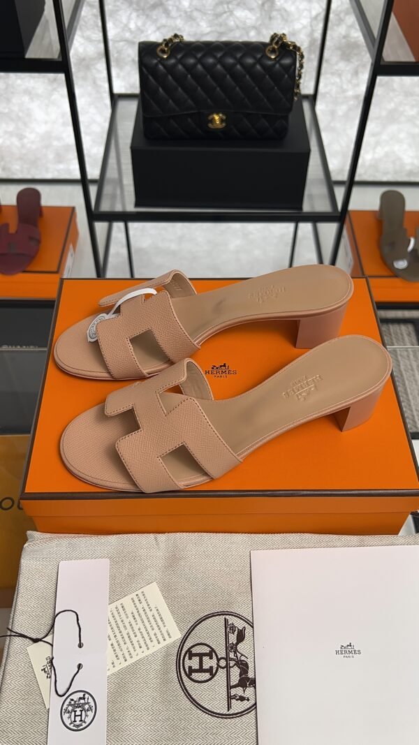 Hermès Sandals sandal beige perlino