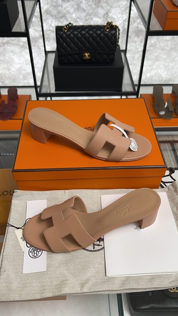 Hermès Sandals sandal beige perlino
