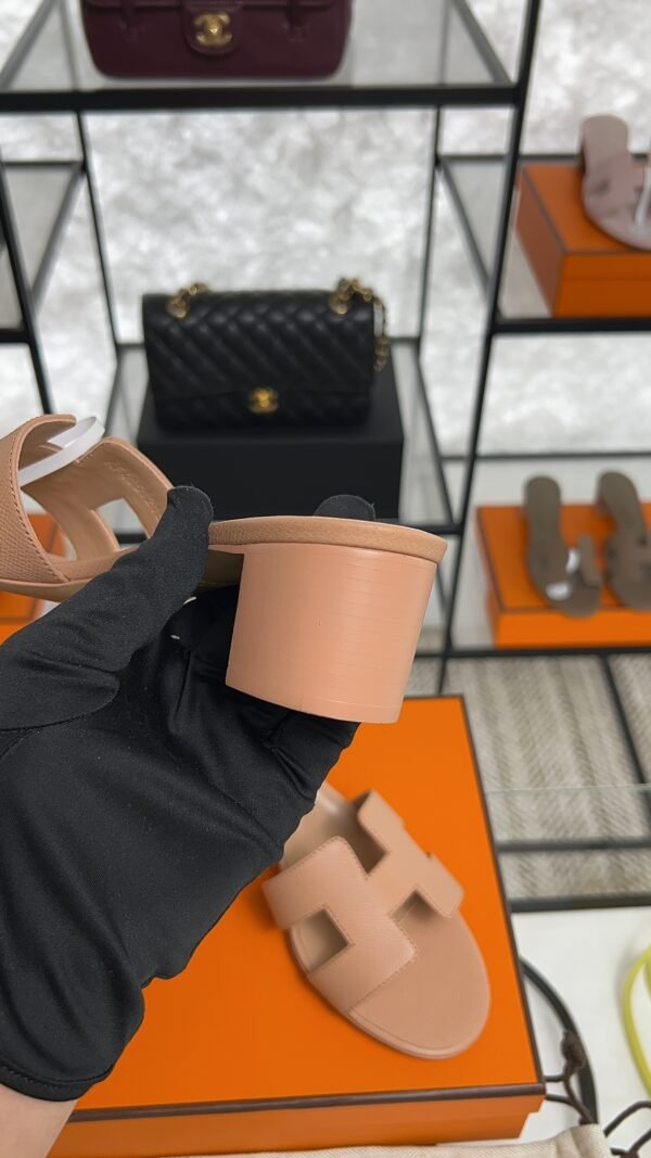 Hermès Sandals sandal beige perlino