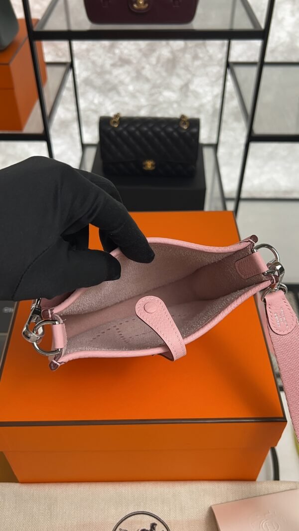 Hermès Taurillon Clemence Evelyne TPM Rose Sakura