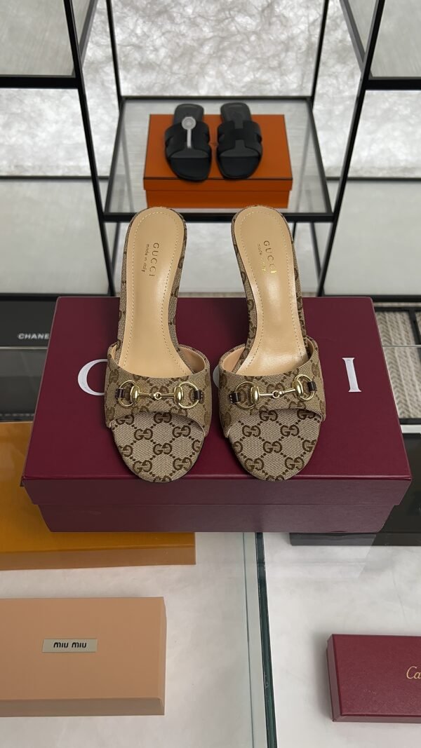 Gucci Women's slide sandal with Horsebit