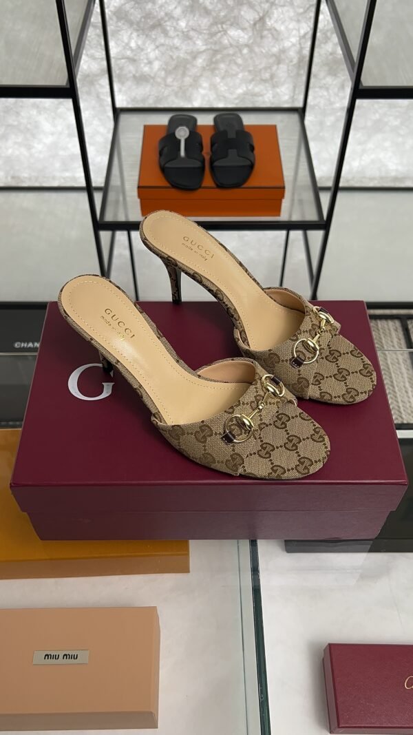 Gucci Women's slide sandal with Horsebit